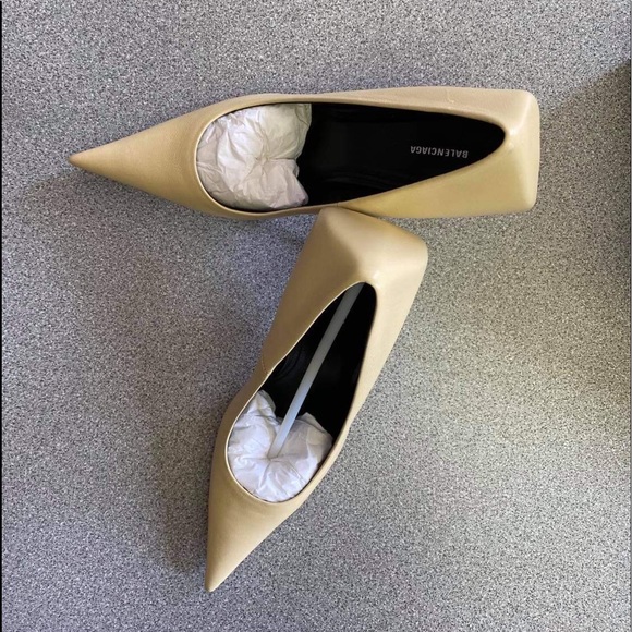 Balenciaga - Picture 1 of 6